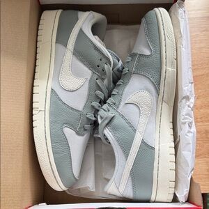 Nike Dunk Low Mica Green/Sail size 10.5